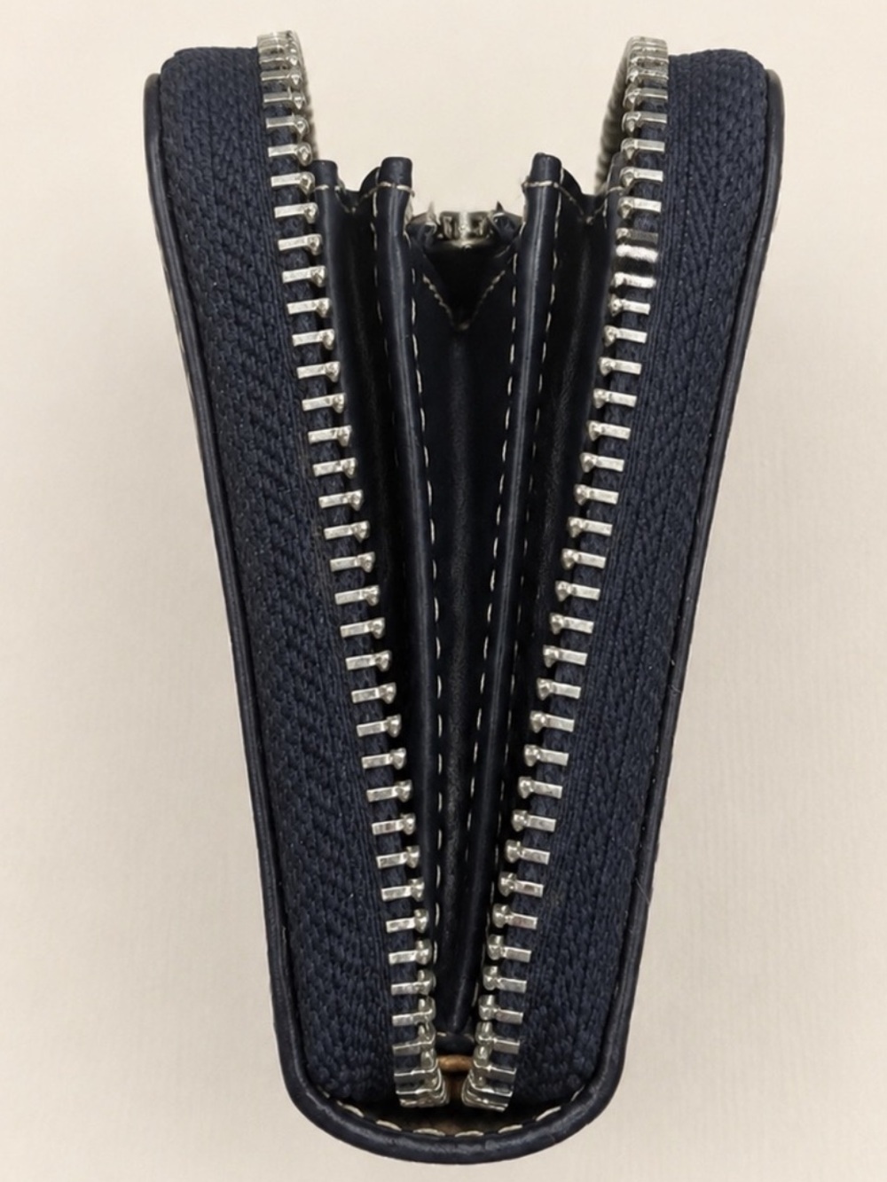 Vivienne Westwood Dark Navy Quilted Leather Zippy Wallet Silver Orb - Picture 4 of 8